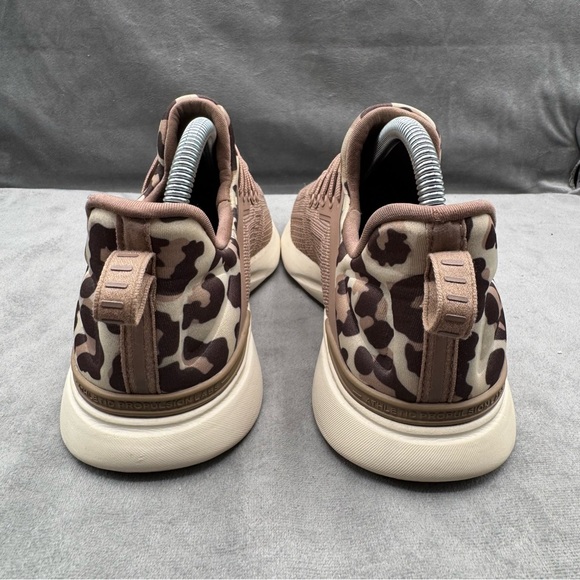 APL TechLoom Tracer Women’s‎ 9 Beach Almond Leopard Lightweight Running Sneakers - Picture 10 of 14